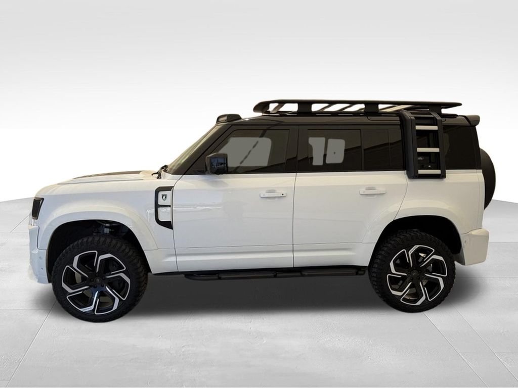 Used 2022 Fuji White Land Rover S image 9