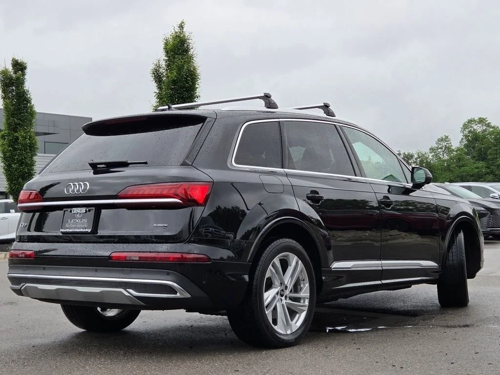 Used 2023 Mythos Black Metallic Audi Premium Plus image 31