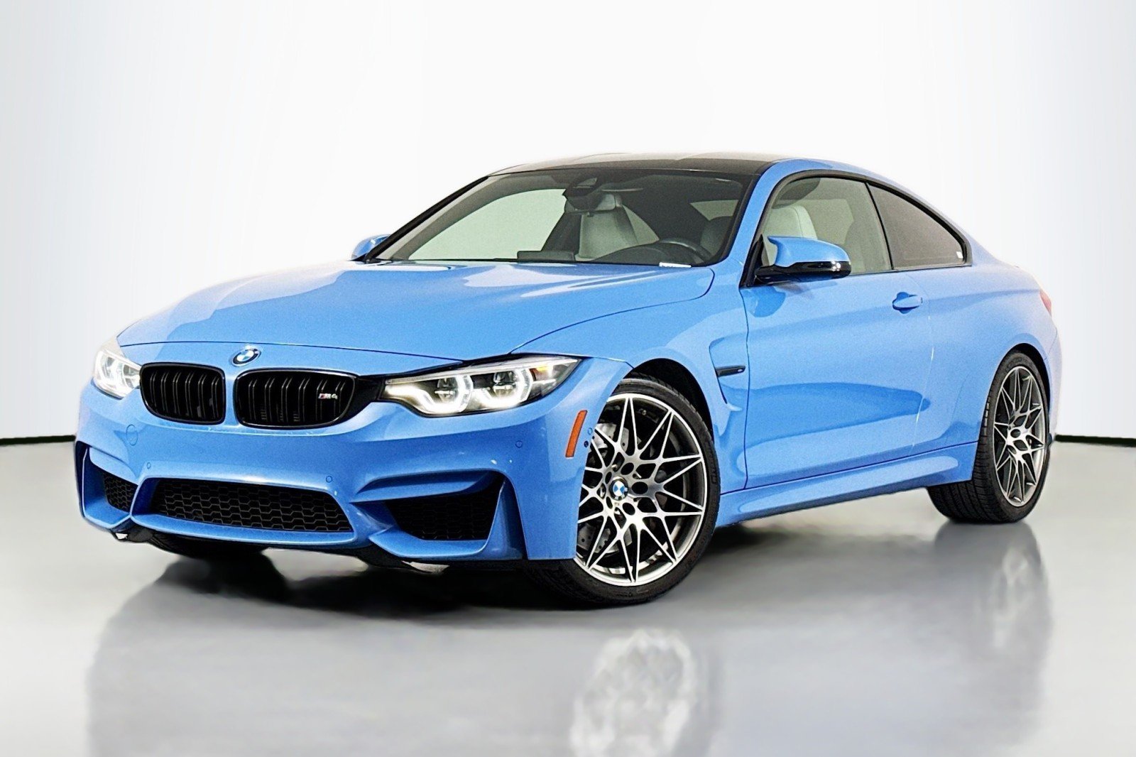 2019 BMW M4 -'s photo