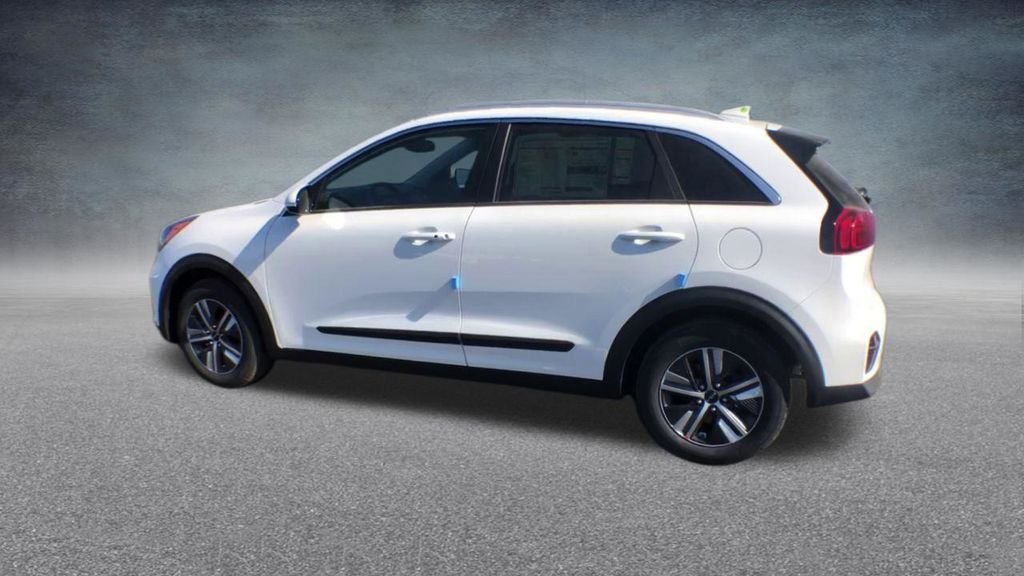 Used 2022 White Kia EX Premium image 15