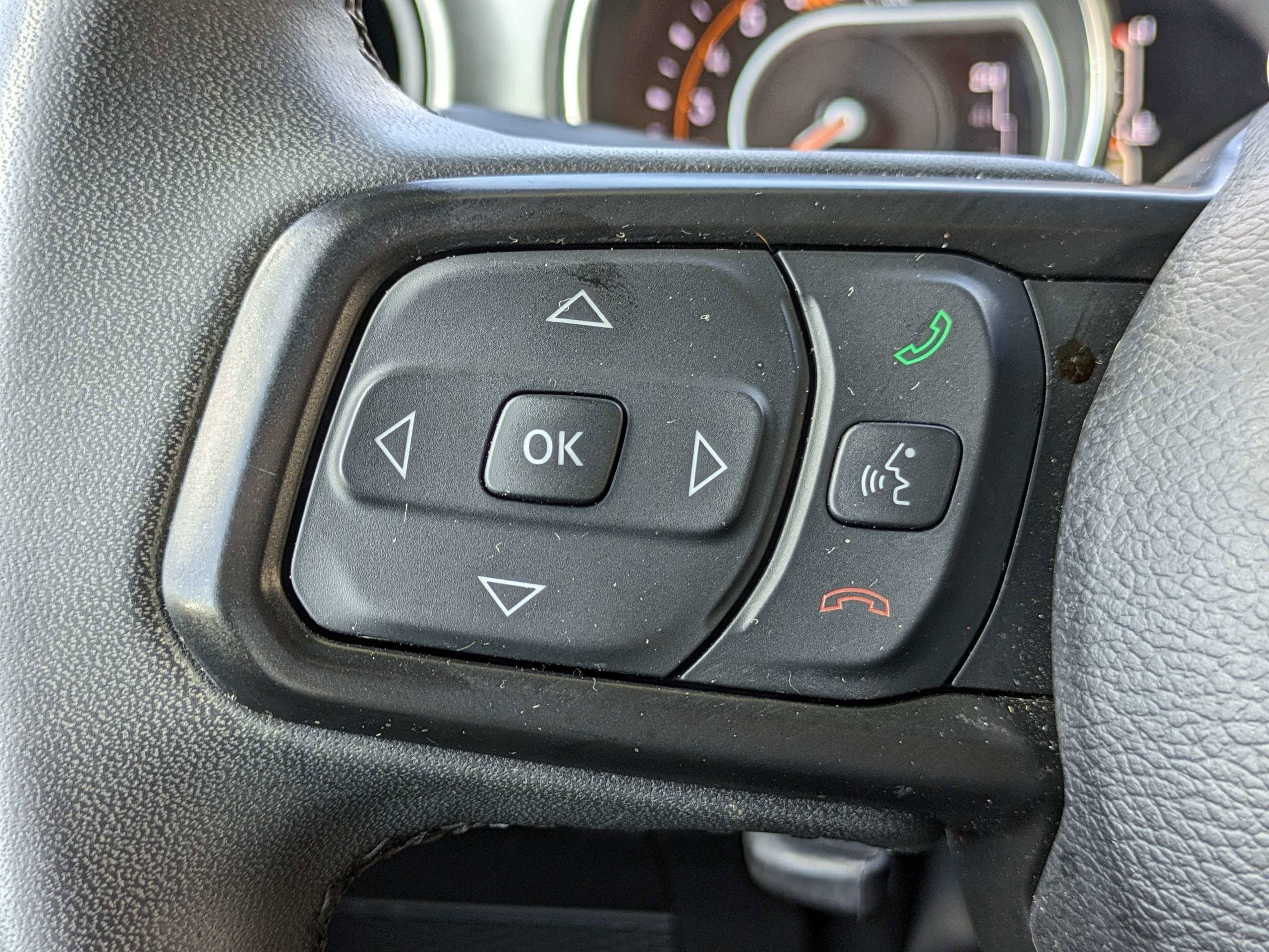 Used 2023 White Jeep Sport S image 25