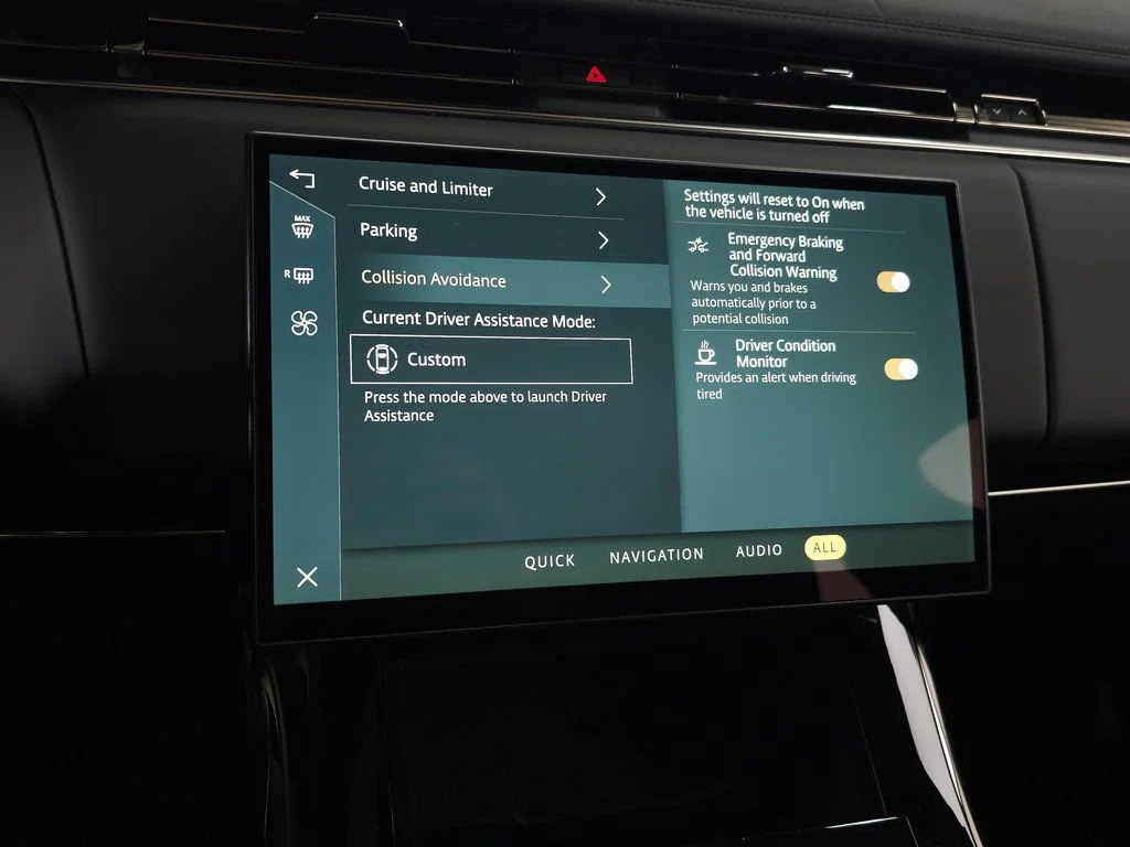 New 2026 Santorini Black Land Rover SE image 23