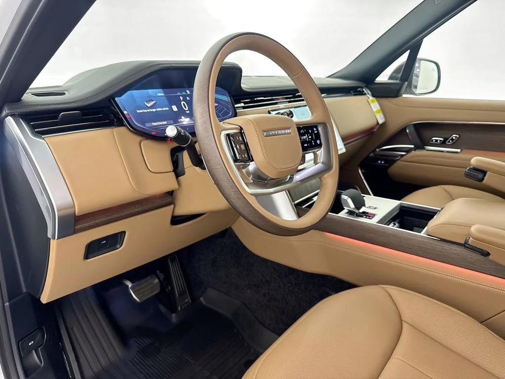 New 2026 Ostuni Pearl White Land Rover Autobiography image 9