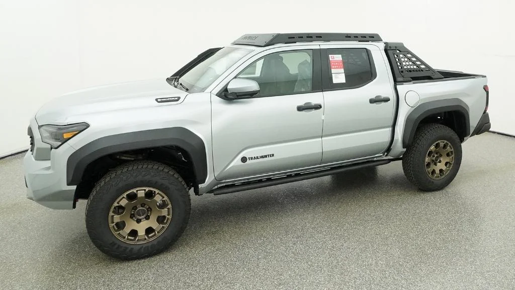 New 2026 Celestial Silver Metallic Toyota Trailhunter image 8