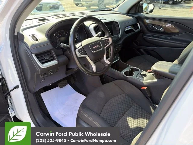 Used 2021 Summit White GMC  image 13