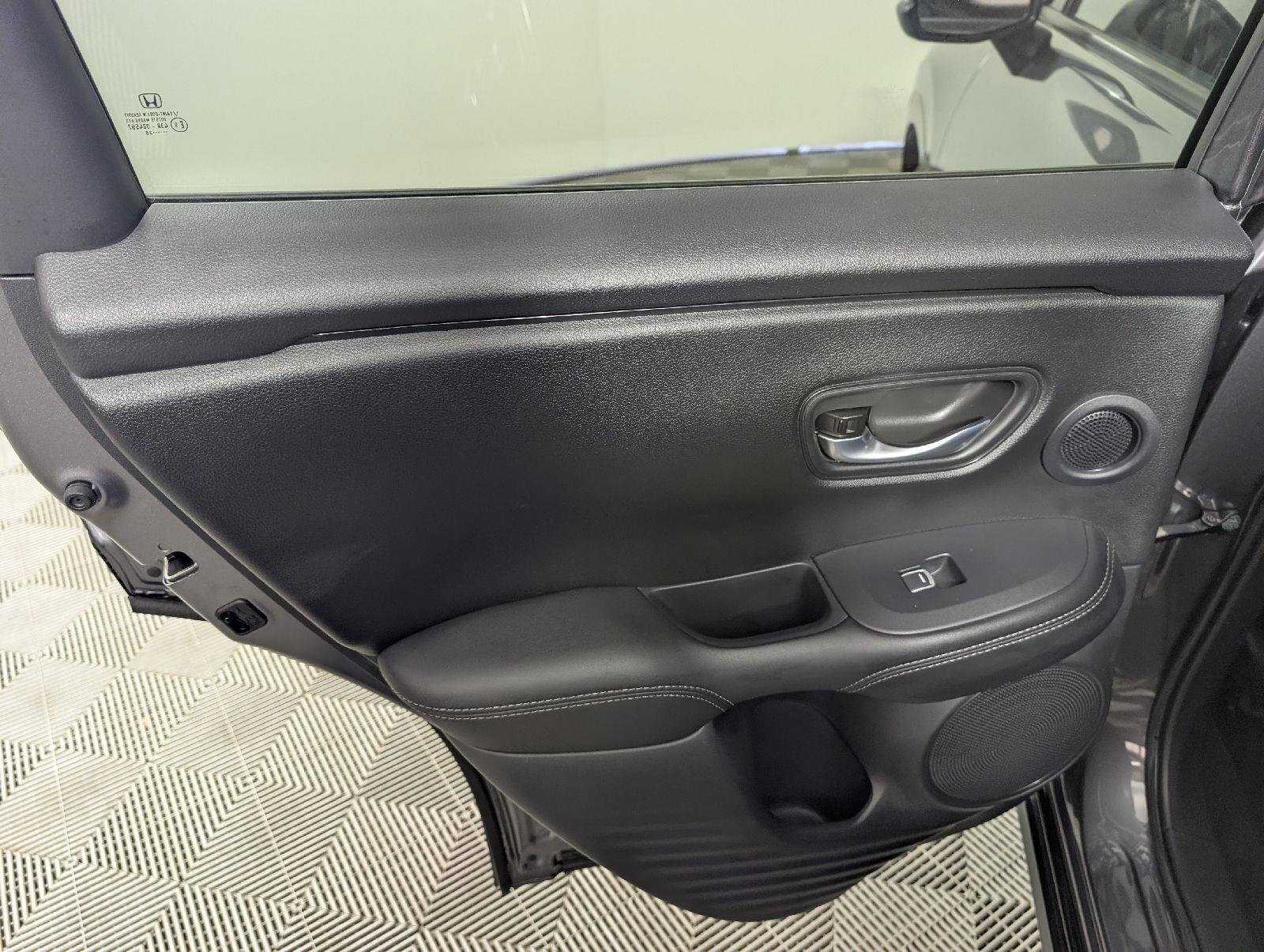 2025 Honda HR-V EX-L - Photo 33