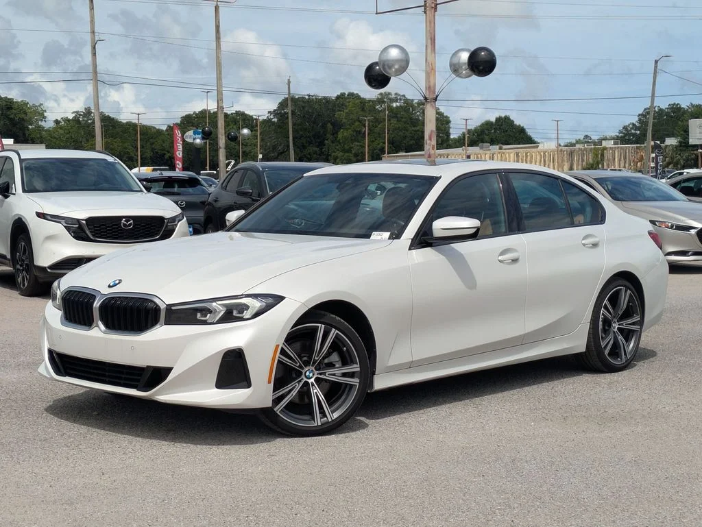 Used 2023 White BMW 330i image 1
