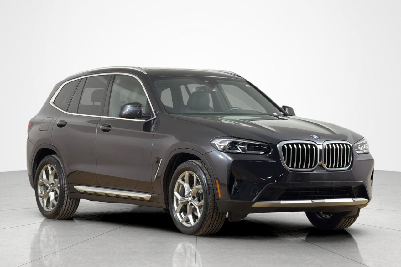 Used 2024 GRAPHITE GREY METALL BMW sDrive30i image 7