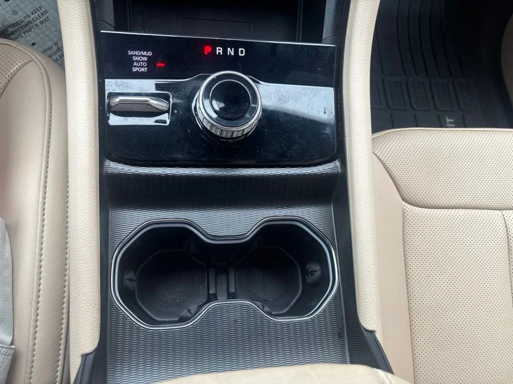 Used 2024 Gray Jeep Limited image 17