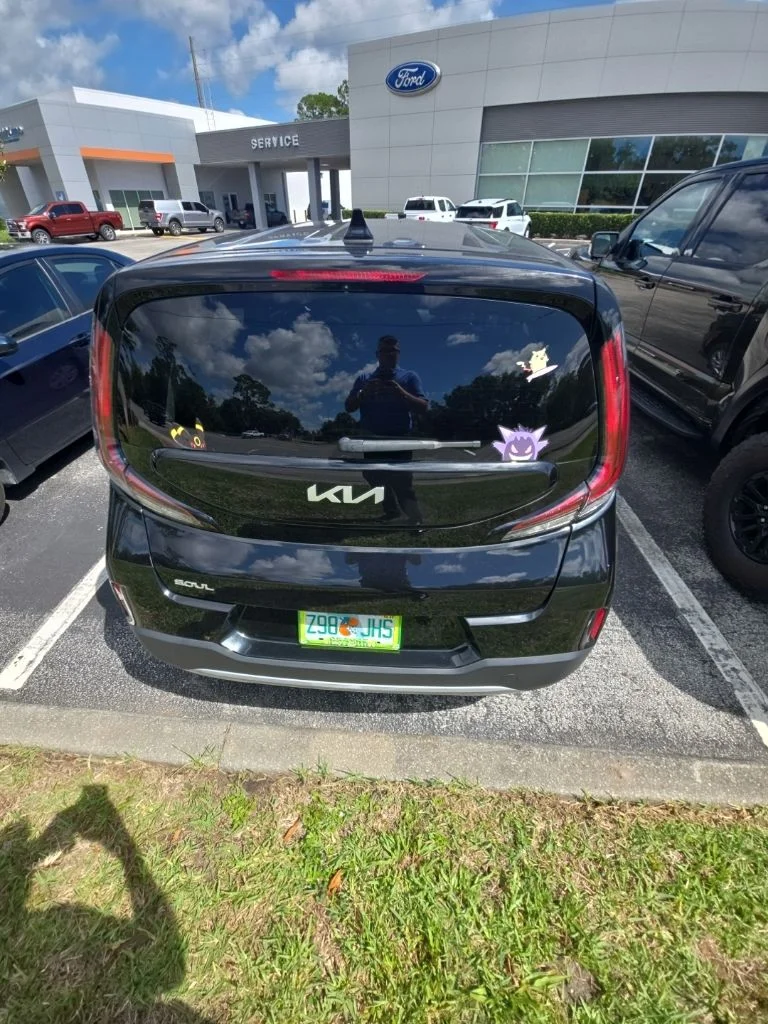 Used 2023 Black Kia LX image 6
