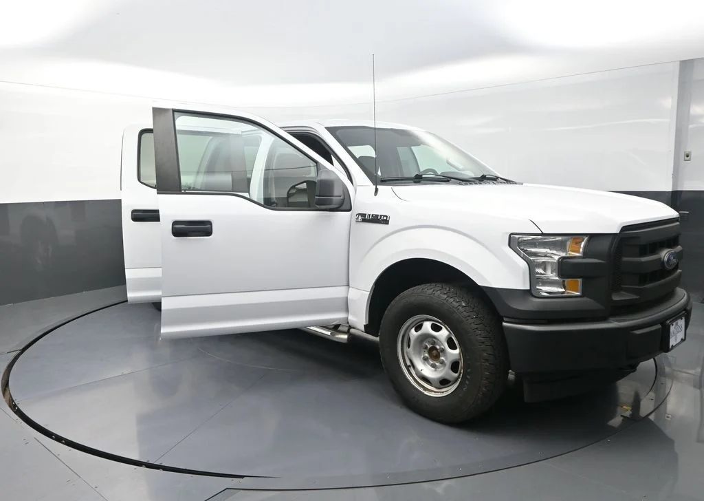 Used 2017 White Ford XL image 30