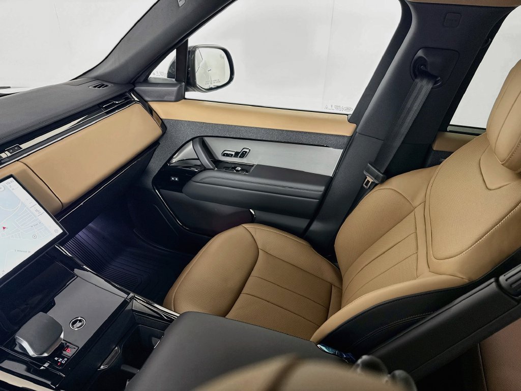 New 2027 Borasco Grey Land Rover Dynamic SE image 24