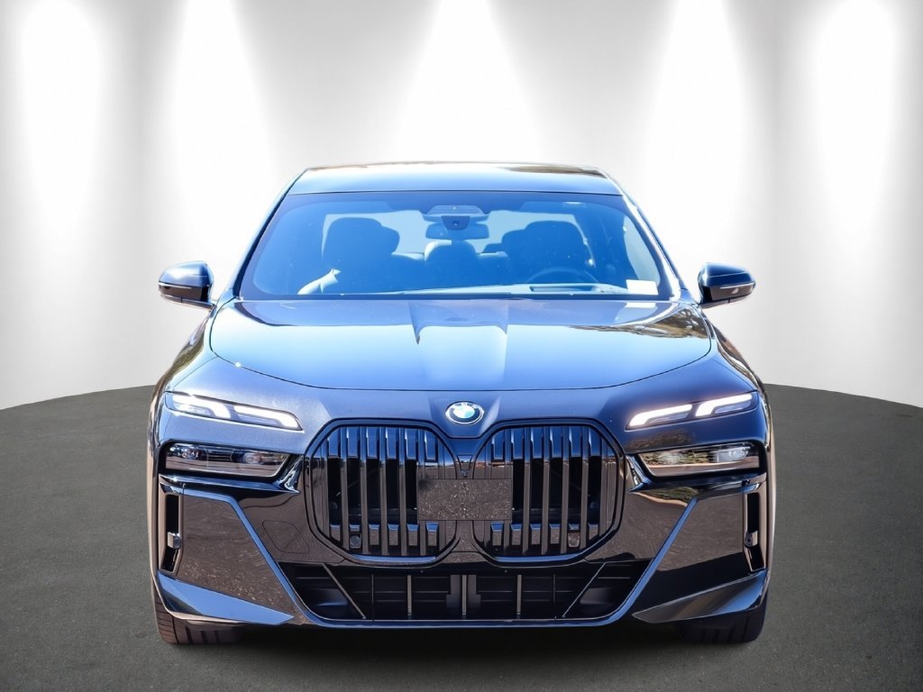 2023 BMW 7 Series photo 2