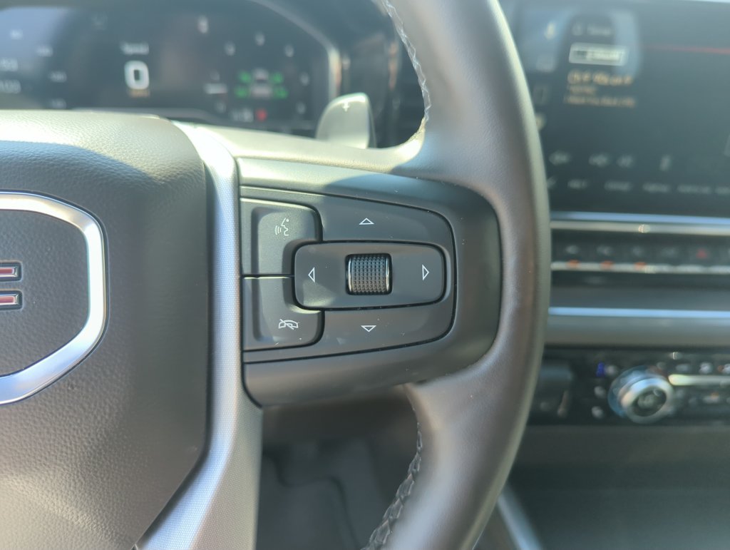 Used 2025 White GMC SLT image 22