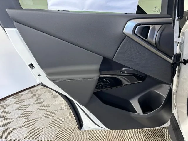 New 2026 Alpine White BMW 30 xDrive image 15