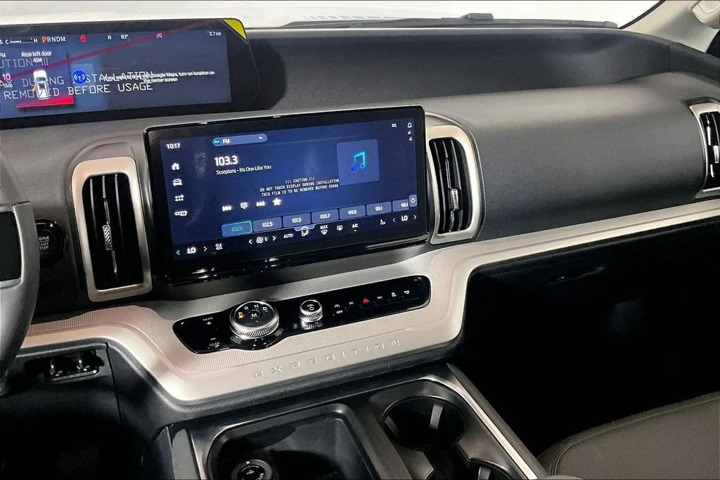 New 2026 Oxford White Ford Active image 7