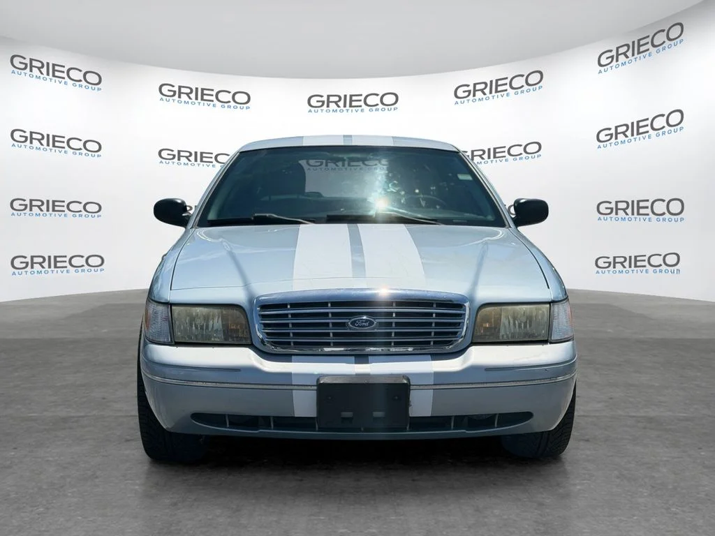 Used 2005 Silver Ford LX image 2