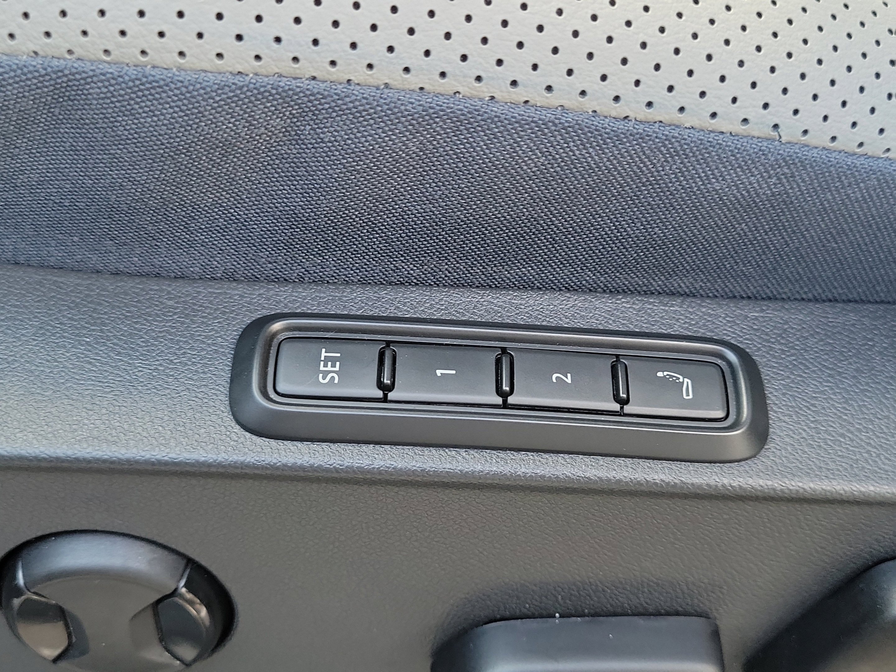 Used 2025 Gray Volkswagen Pro S image 18