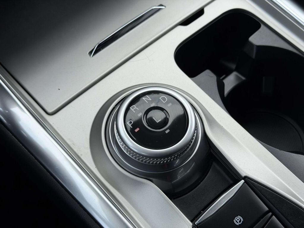 Used 2023 Black Ford XLT image 6