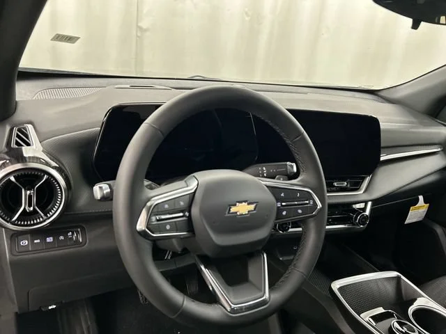 2027 Chevrolet Equinox LT - Photo 8