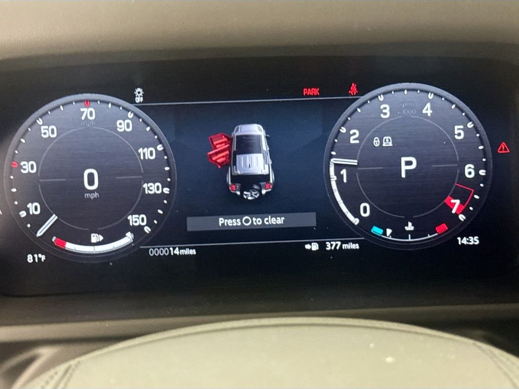 2026 Land Rover Defender V8 - Photo 11