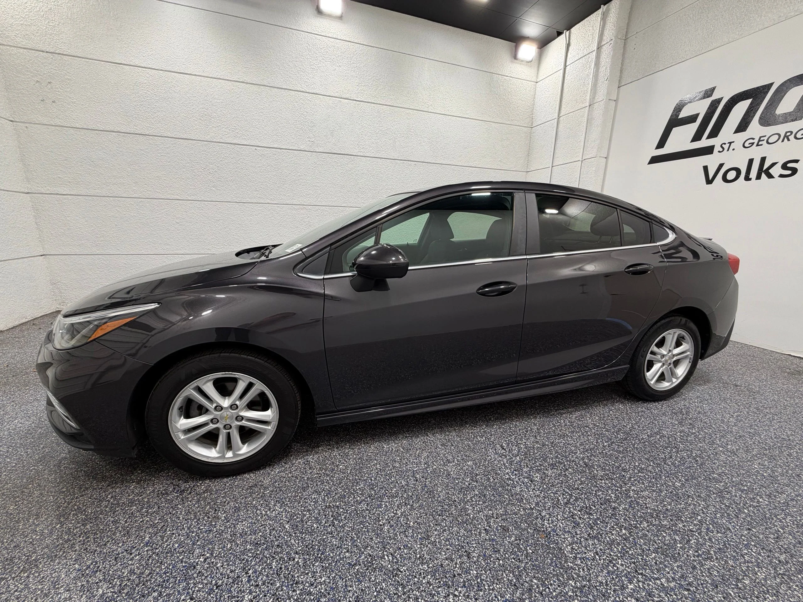 Used 2017 Chevrolet Cruze LT with VIN 1G1BE5SM6H7127824 for sale in St. George, UT