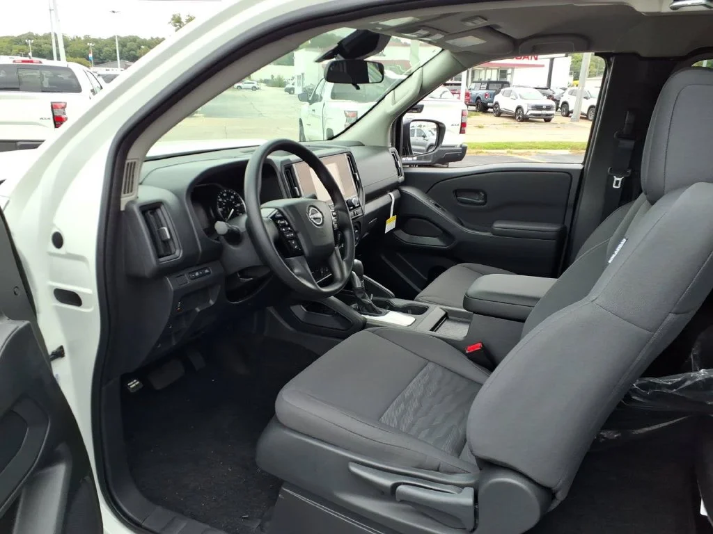 New 2027 Glacier White Nissan King Cab® S image 7