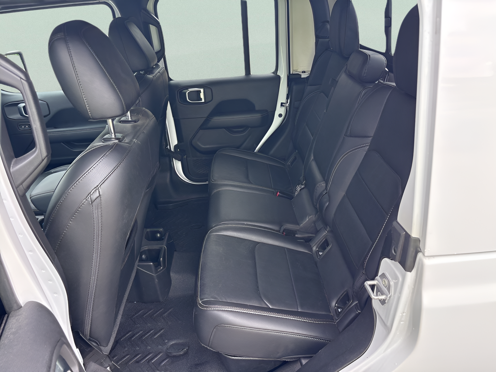 Used 2022 White Jeep Overland image 10