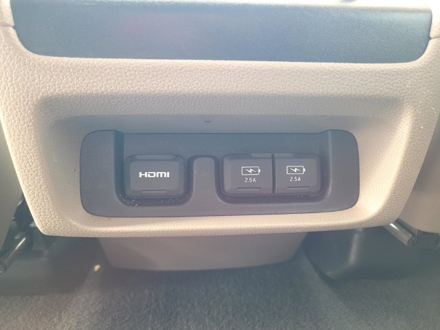 Used 2020  Honda Touring image 12