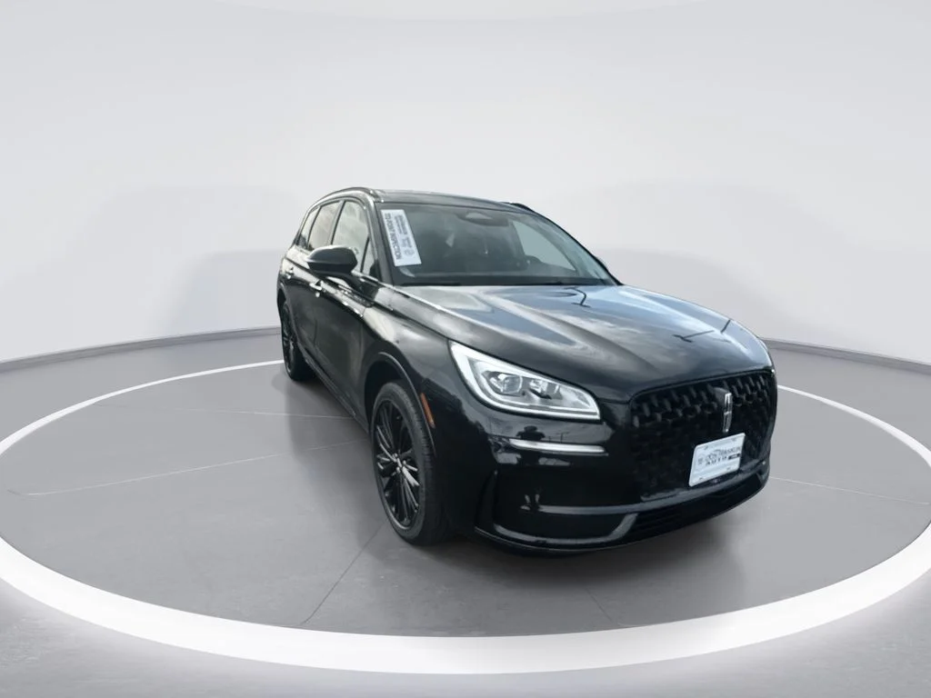 Used 2023 Black Lincoln Reserve image 2