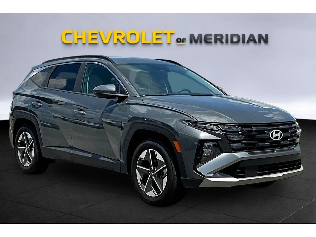 Used 2025  Hyundai SEL image 1