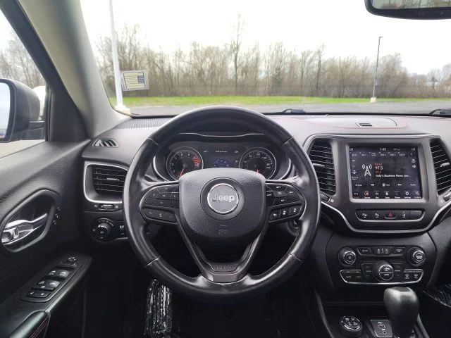 Used 2020 Red Jeep Trailhawk image 15