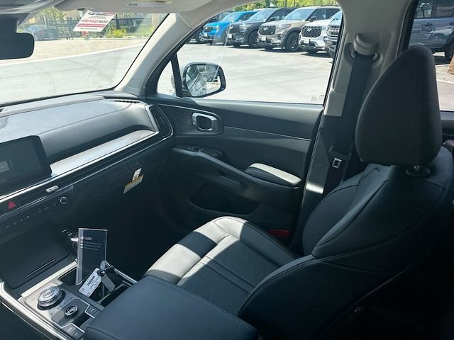 New 2026 Volcanic Sand Kia EX image 23
