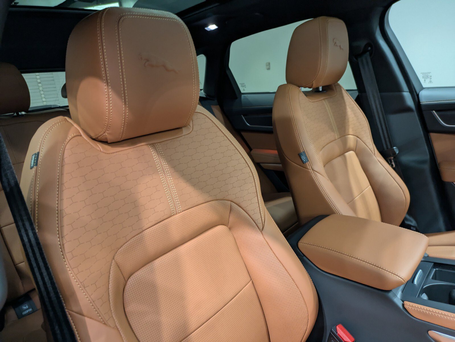 2026 Jaguar F-Pace R-Dynamic S - Photo 26