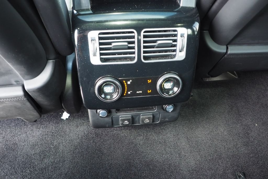 Used 2022 White Land Rover Westminster image 17