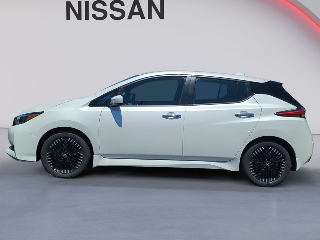 Used 2024 White Nissan SV Plus image 3