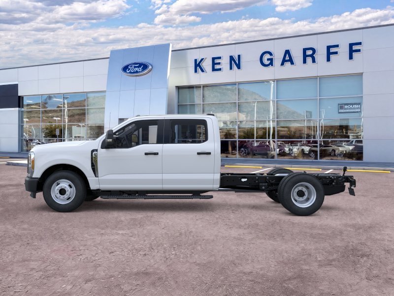 New 2026 Oxford White Ford XL image 3