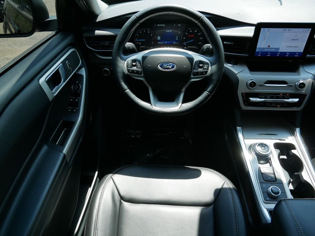 Used 2023 Black Ford XLT image 12