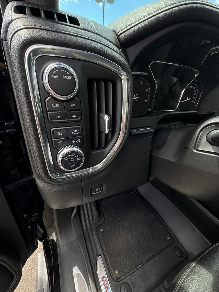 Used 2022 Ebony Twilight Metallic GMC Denali image 17