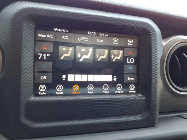 Used 2023 White Jeep  image 22
