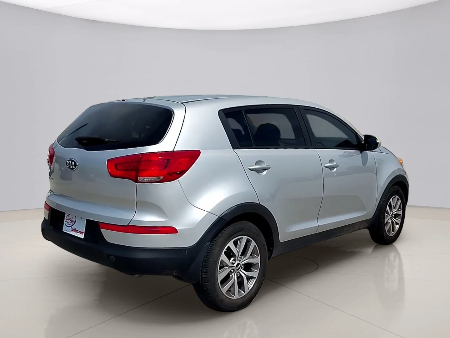Used 2016 Silver Kia LX FWD image 5