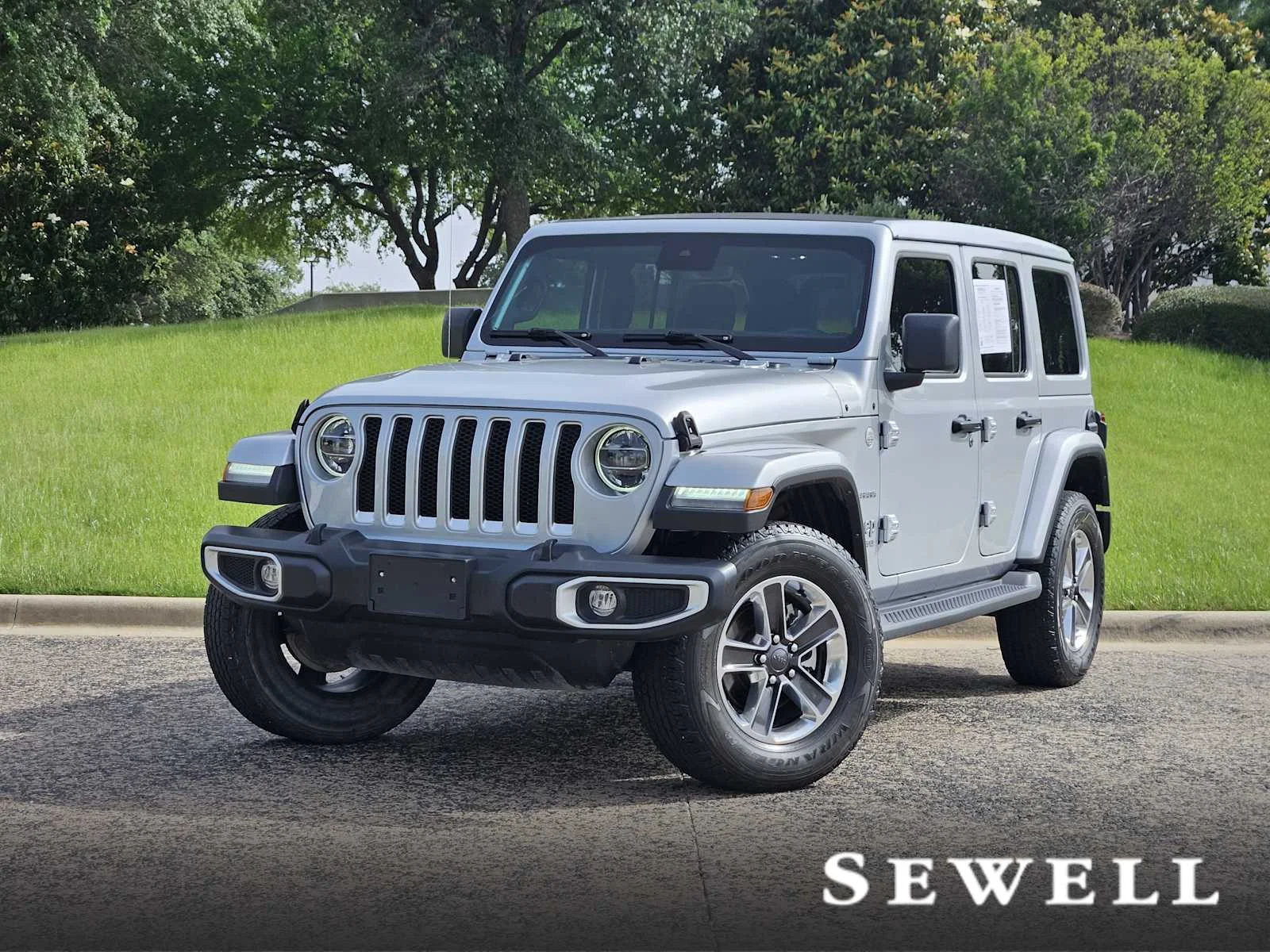 2022 Jeep Wrangler Sahara's photo