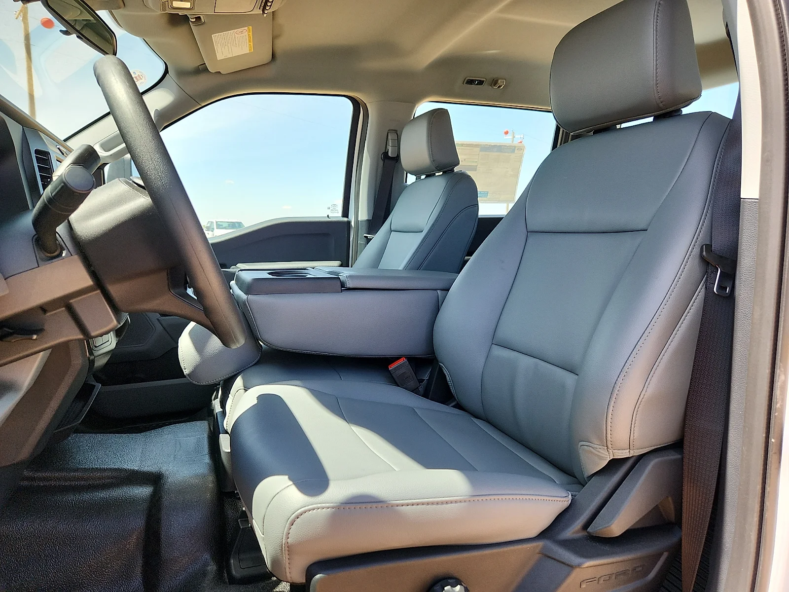 New 2026 Oxford White Ford F-450® XL image 17