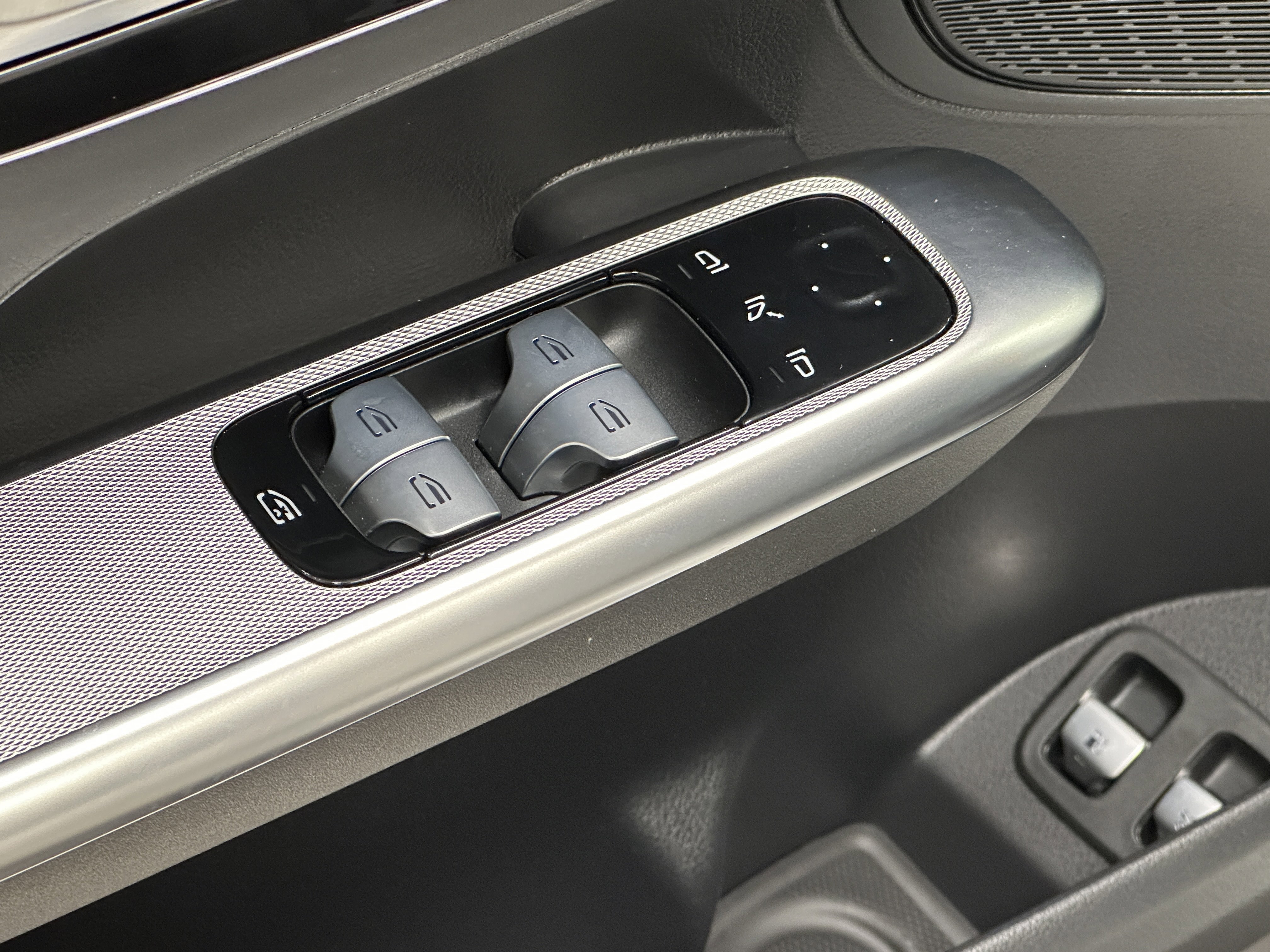 2025 Mercedes-Benz GLC Base - Photo 11