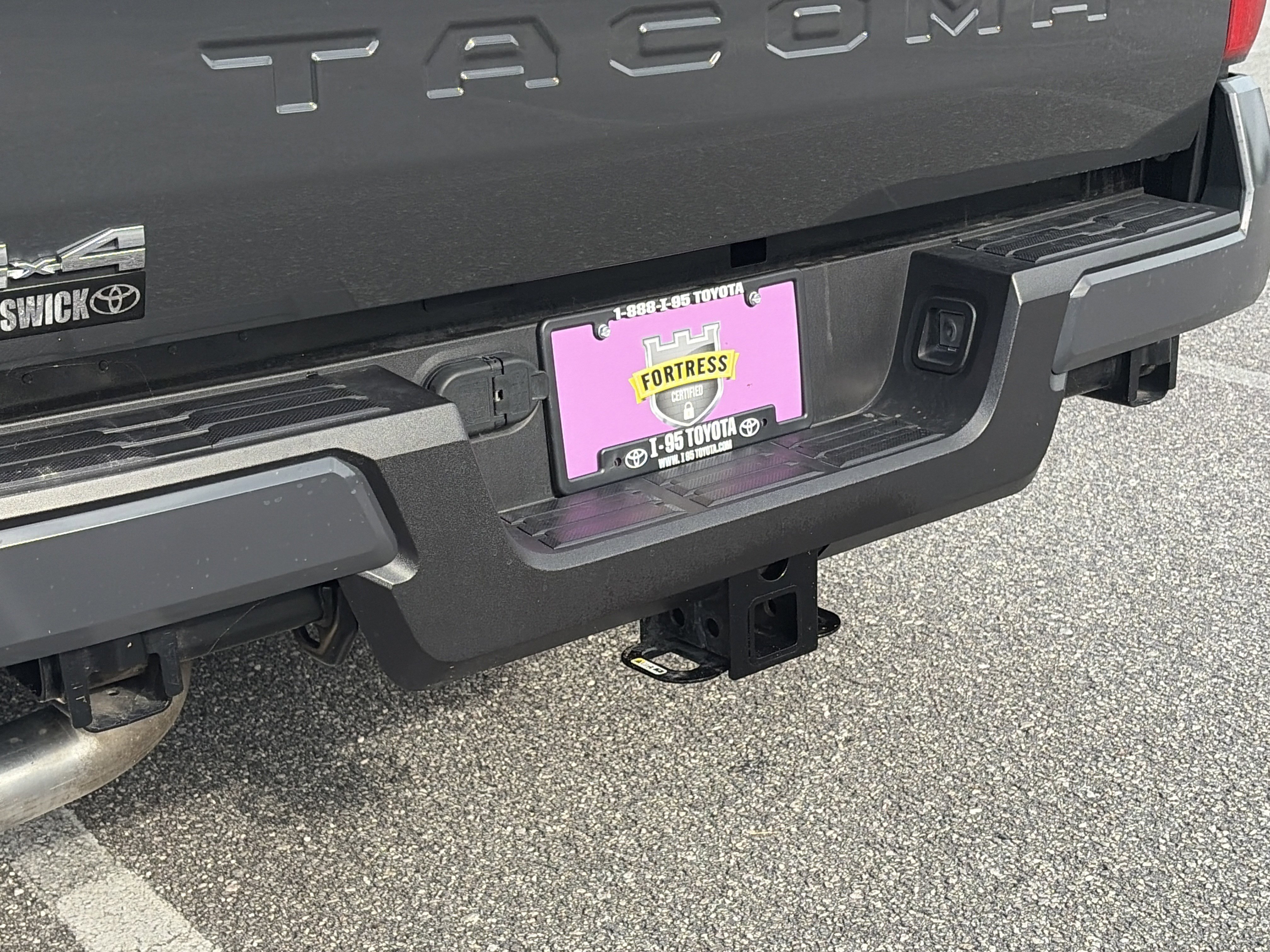 2025 Toyota Tacoma SR5 - Photo 28