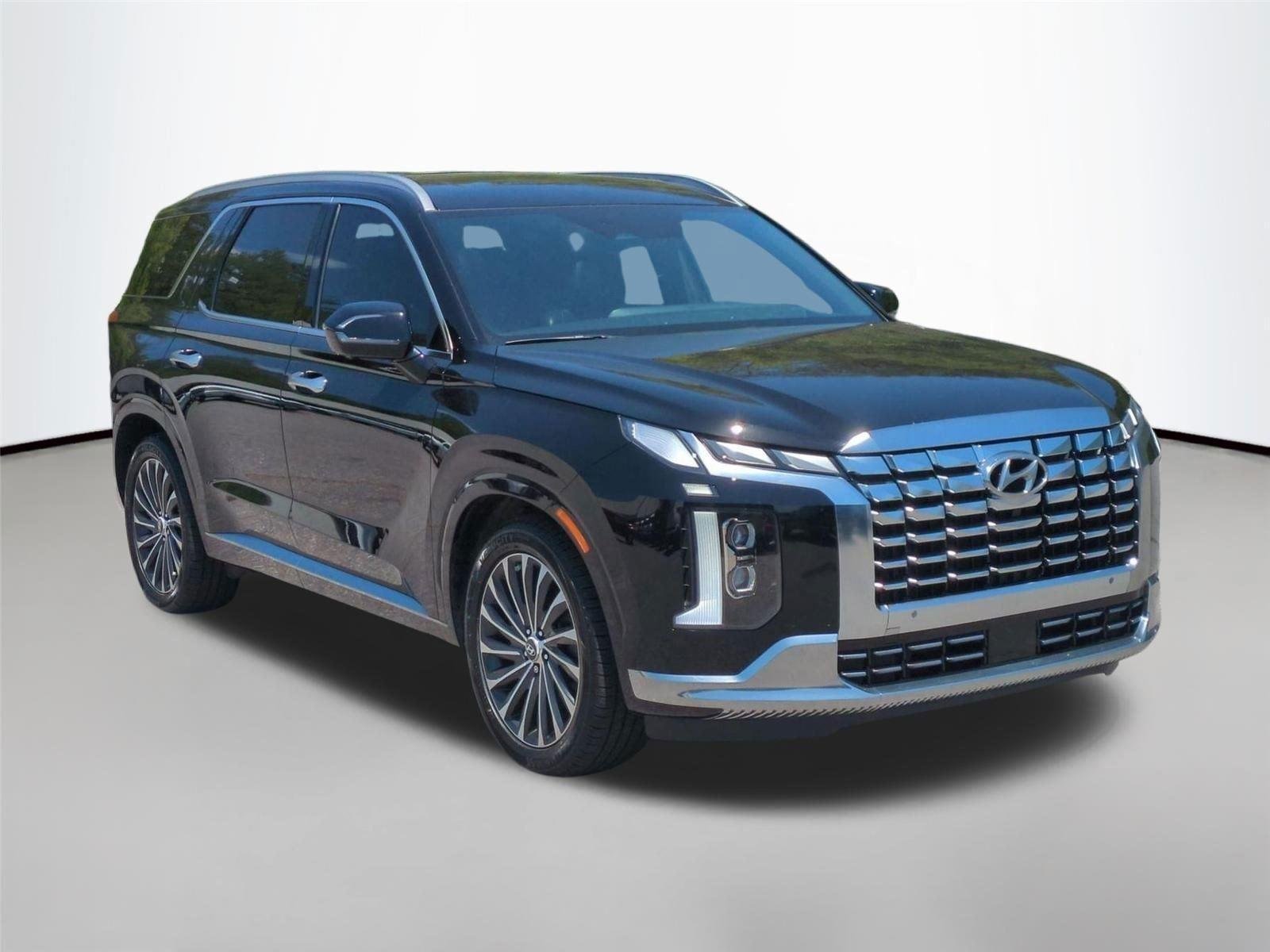 Used 2023 Abyss Black Pearl Hyundai Calligraphy image 7