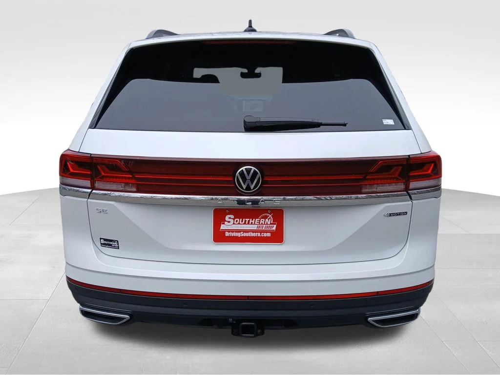 New 2026 White Volkswagen SE w/Technology image 4