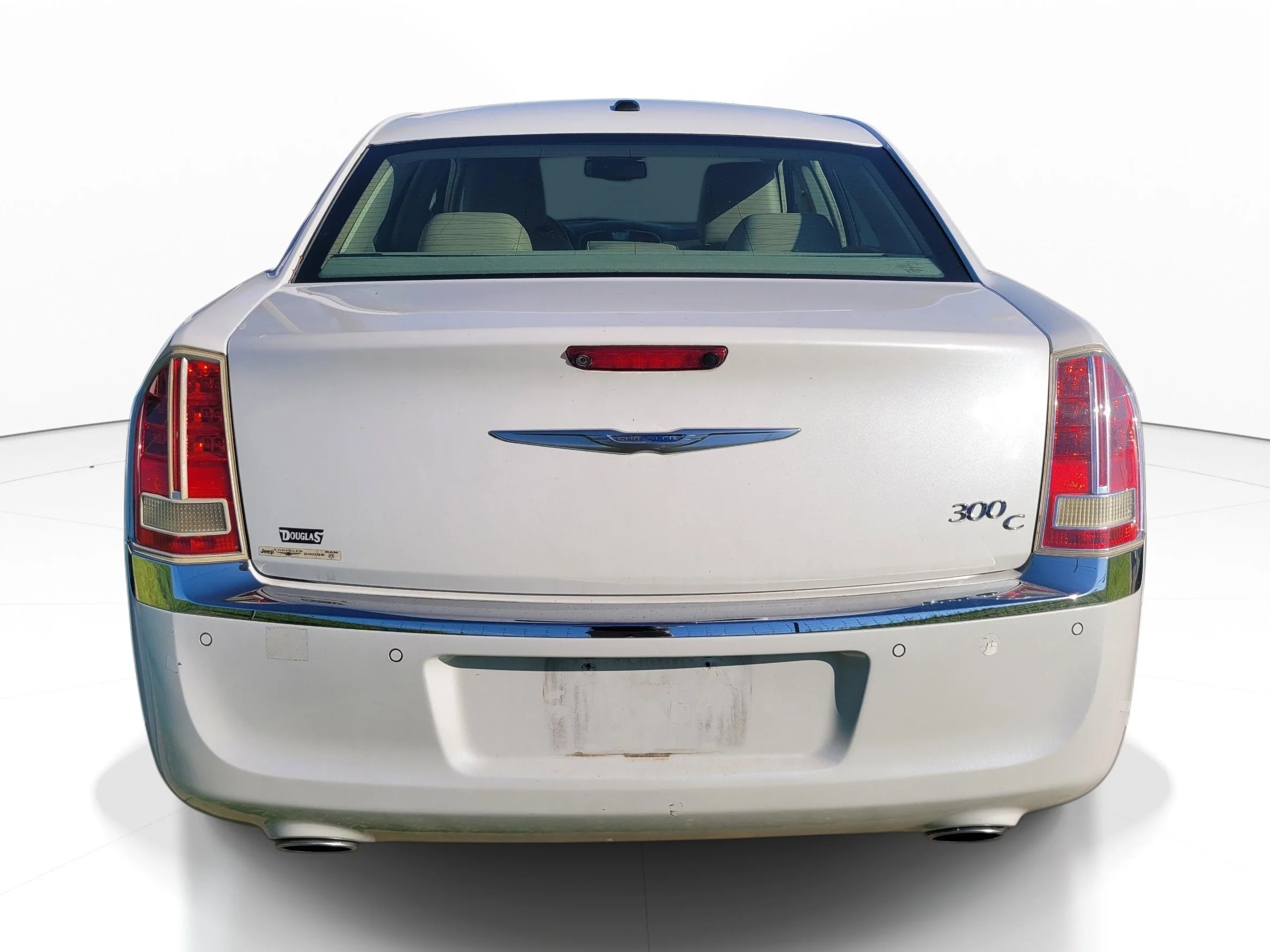 Used 2014 Ivory Tri-Coat Pearl Chrysler 300C image 5