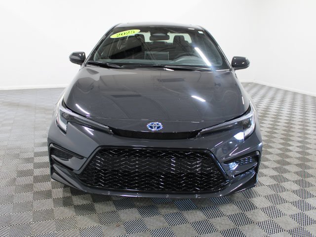Used 2025 Underground Toyota SE image 9