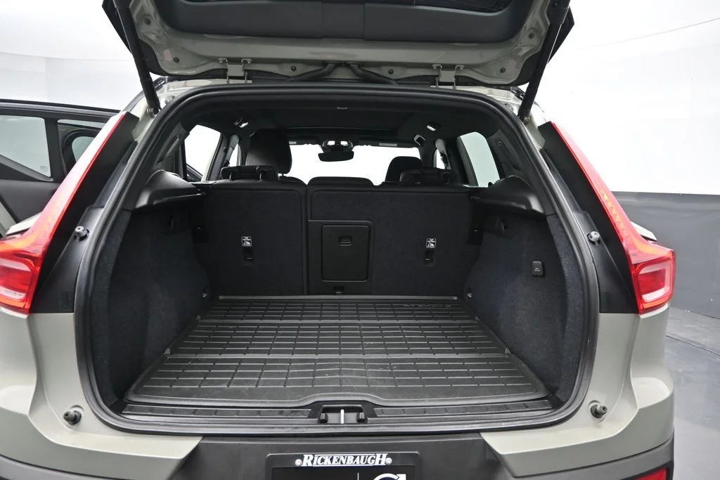 Certified Used 2023 Green Volvo Ultimate image 14